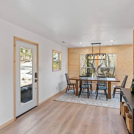 New! Modern Cabin With Two Decks, Bar & Game Room! Gatlinburg Kültér fotó