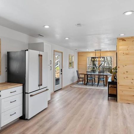 New! Modern Cabin With Two Decks, Bar & Game Room! Gatlinburg Kültér fotó