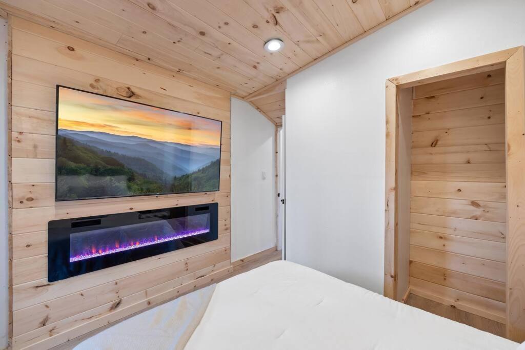 New! Modern Cabin With Two Decks, Bar & Game Room! Gatlinburg Kültér fotó