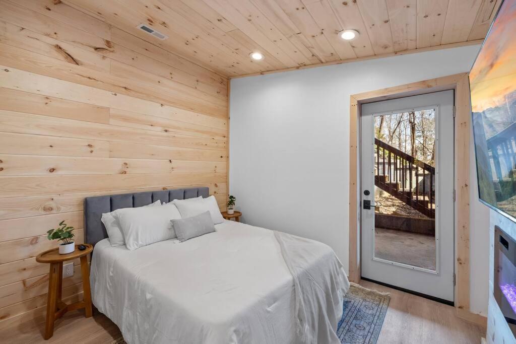 New! Modern Cabin With Two Decks, Bar & Game Room! Gatlinburg Kültér fotó